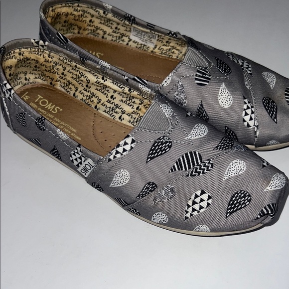 Toms Black and White Patterned Gray Slip-Ons - Picture 8 of 10